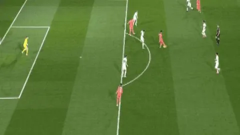 莫布里空中接力，加兰巧献助攻