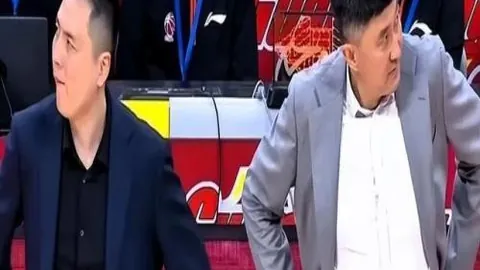 “太阳队惨败火箭33分，杰伦·格林独得高分”